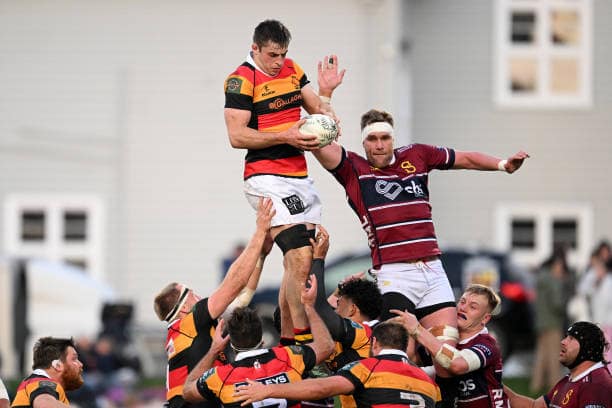 INVERCARGILL, NEW ZEALAND - AUGUST 06: Hamilton Burr of Waikato collects the ball from a lineout during the round one Bunnings Warehouse NPC match between Southland and Waikato at Rugby Park Stadium, on August 06, 2023, in Invercargill, New Zealand. (Photo by Joe Allison/Getty Images)